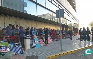 noticias cadiz colas_3.jpg