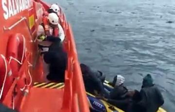 noticias cadiz rescata inmigrantes.jpg