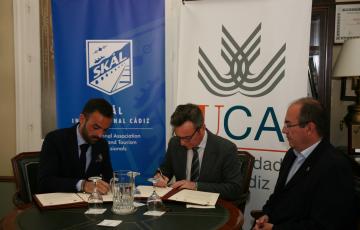 Firma UCA-SkAL para Aula Univesitaria de Turismo en Cádiz 2.jpg