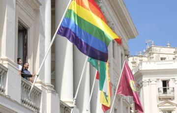 noticias cadiz-izado bandera del orgullo gay-018.jpg