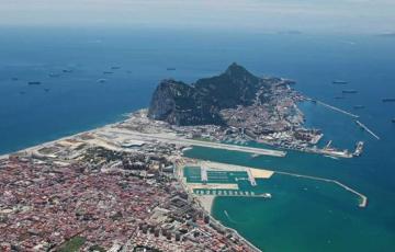 panoramica-lalinea-gibraltar-kzSE--620x349@abc.jpg