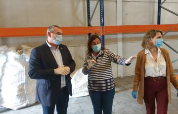 Delegado territorial en el Banco de Alimentos de Cádiz.jpg