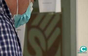 FOTO PERSONA CON MASCARILLA.jpg