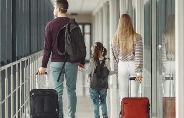 A. pasajeros-en-un-aeropuerto.jpg