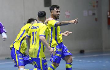 Los amarillos celebrando uno de los tantos (Foto: CadizCF Virgili)