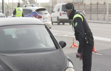 Uno de los controles de la Policía Local a la entrada de la ciudad