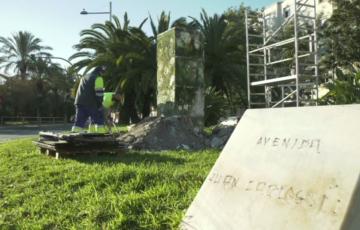 El Ayuntamiento retira el busto del rey emérito 