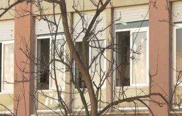 Uno de los centros educativos con las ventanas abiertas esta mañana