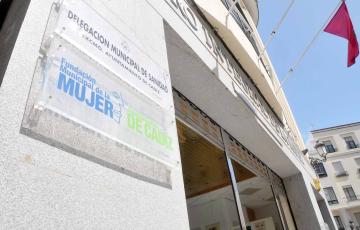 La Fundación de la Mujer propondrá a los institutos iniciativas para prevenir la LGTBIFobia entre adolescentes