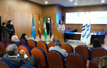 La ministra de Hacienda confirma el compromiso con el sector aeronaútico