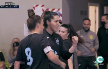 Marta Sánchez celebrando el primer tanto