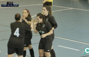 Las jugadoras del conjunto gaditano celebran uno de los tantos