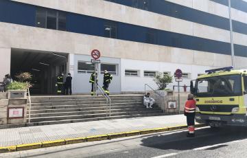 Bomberos realizando las últimas inspecciones