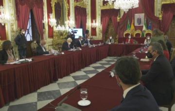 La ministra de Turismo se ha reunido con agentes del sector en la Diputación provincial 