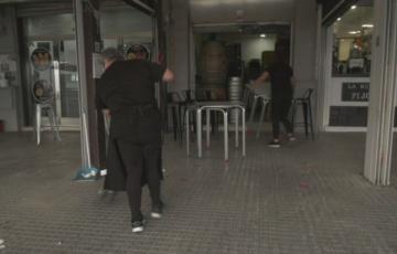 Imagen de un bar cerrando 