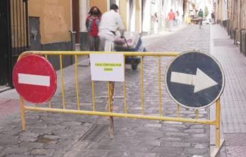 Calle cortada al tráfico