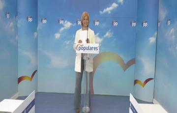La diputada nacional por el PP de Cádiz durante la rueda de prensa