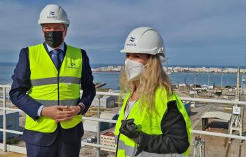 El dique de Cádiz continúa con actividad con las reparaciones de grandes cruceros