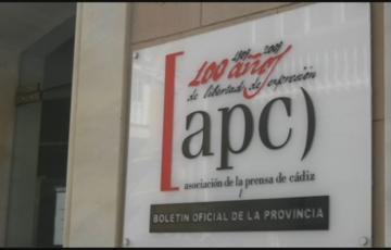 Una imagen de la fachada de la APC