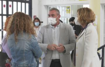 El delegado de Educación defiende las garantías y el procedimiento de matriculación del próximo curso 