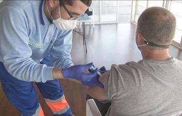 La Consejería de Salud comenzará a vacunar a la población de 50 y 51 años la próxima semana