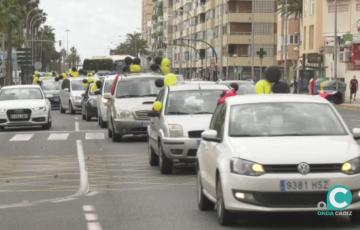 El personal laboral e interino mantiene su presión al Gobierno.
