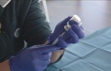 La vacunación de los menores de 40 años comenzará en julio