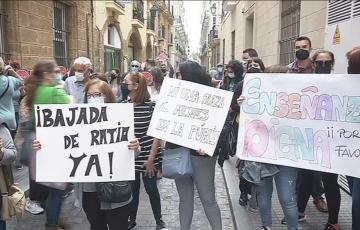 Protesta ante la sede de Educación