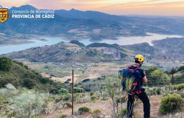 Parapentista en la Sierra de Cádiz