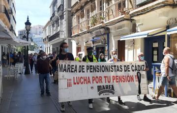 Un centenar de personas se dieron cita éste sábado en la plaza de San Juan de Dios