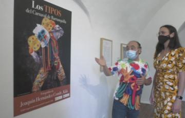 La concejala de Cultura y Fiestas, Lola Cazalilla, junto al fotógrafo, Joaquín Hernández 'Kiki' 