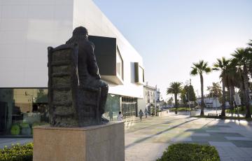 Se encuentra ubicado cerca de la Venta de Vargas, donde se dio a conocer