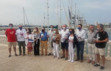 El Real Club Náutico ha sido sede de una jornada dedicada a los donantes de órganos y trasplantados que ha culminado con una travesía en barco.