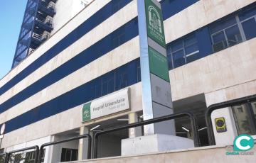 Entrada del Hospital Universitario 'Puerta del Mar'