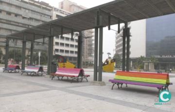 Los nuevos bancos de la Plaza Ingeniero La Cierva