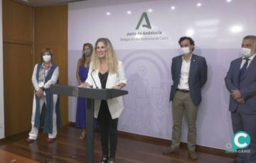 La delegada del Gobierno de Andalucía, Ana Mestre durante la presentación de las ayudas