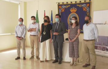 El delegado de la Zona Franca de Cádiz, con parte de su equipo directivo