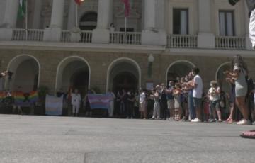 La concentración ha tenido lugar a las 13.00 h en la plaza San Juan de Dios