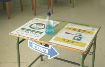 Entrada a un colegio público