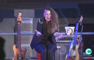 Rosario La Tremendita durante su actuación en el Castillo de Santa Catalina 