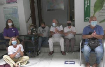 La Marea Blanca protagoniza encierro en la sede del Distrito Sanitario