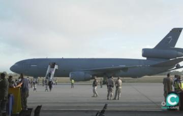 Avión aterrizado en la base naval de Rota