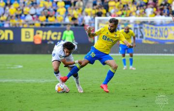 Un Cádiz CF sin acierto se complica la vida al perder contra el Alavés.