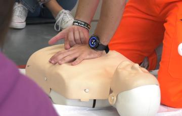 La actuación inmediata hasta la llegada de la asistencia médica profesional es determinante para evitar que las posibles lesiones sufridas empeoren.