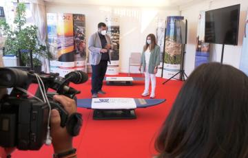 La presidenta de la Diputación, Irene García junto al diputado Jaime Armario, en la carpa de la Sail GP 