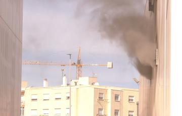Incendio en el recinto interior de Zona Franca 
