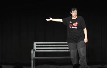 ‘No solo duelen los golpes’, de Pamela Palenciano, llega el 14 de octubre al edificio 1812 de la mano del Ayuntamiento y la UCA.