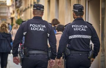 La Policía Local realiza cerca de 6.700 intervenciones en atención humanitaria y auxilio a personas ancianas desde 2016.