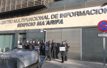 Dispositivo policial a las puertas de la CEC