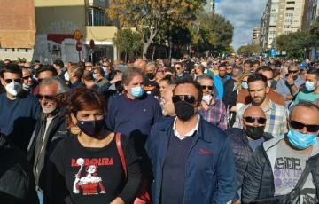 El alcalde en la manifestación del metal 